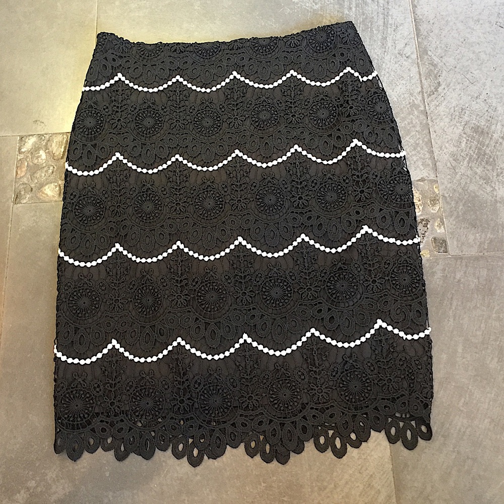 Talbots Black Lace Skirt with White Trim-petite